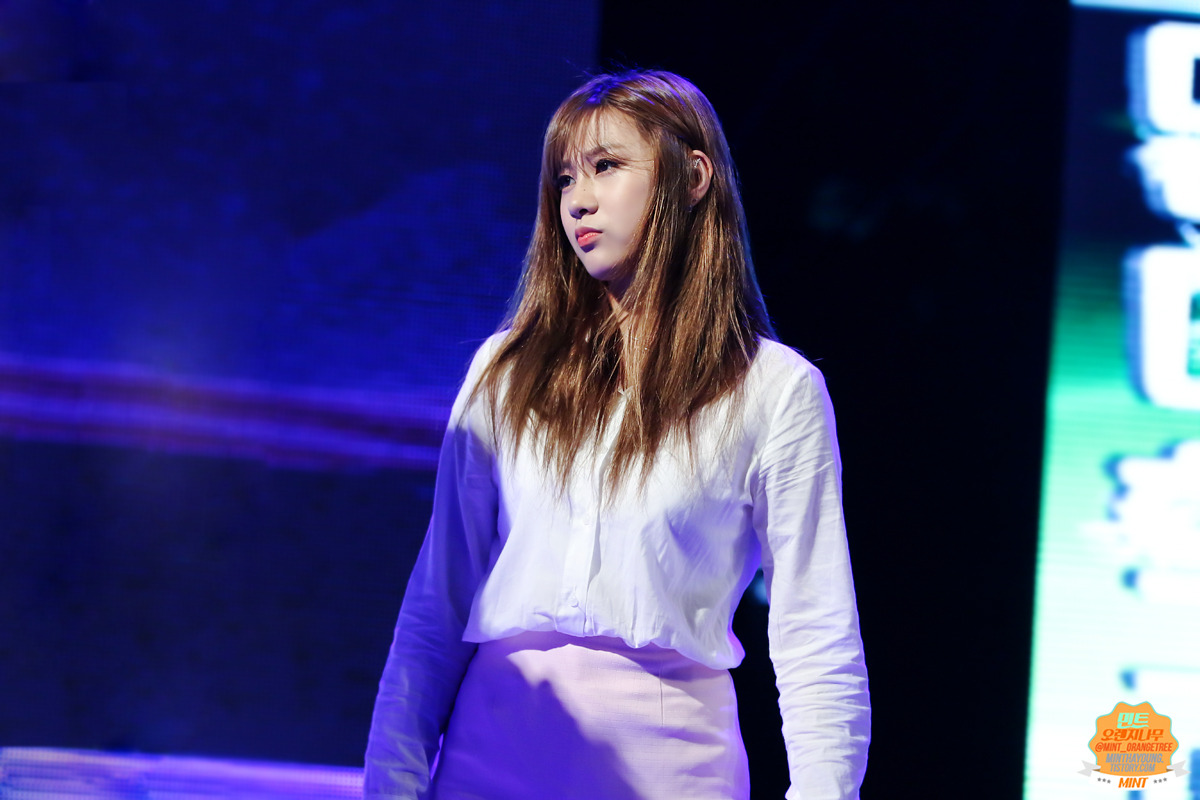 140930 국민대학교 축제 하영(에이핑크) 직찍 by mint orange tree