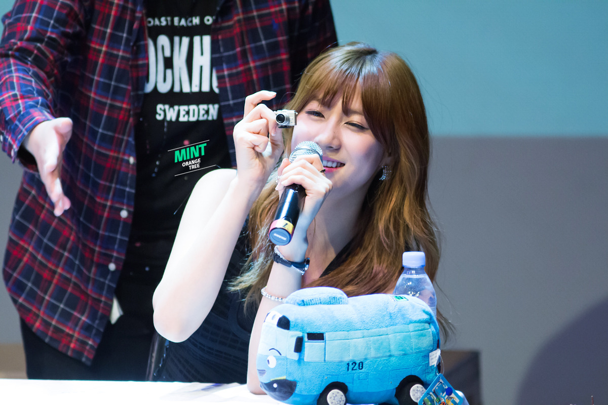 140517 오하영 에이핑크 신촌팬사인회 직찍 by MINT
