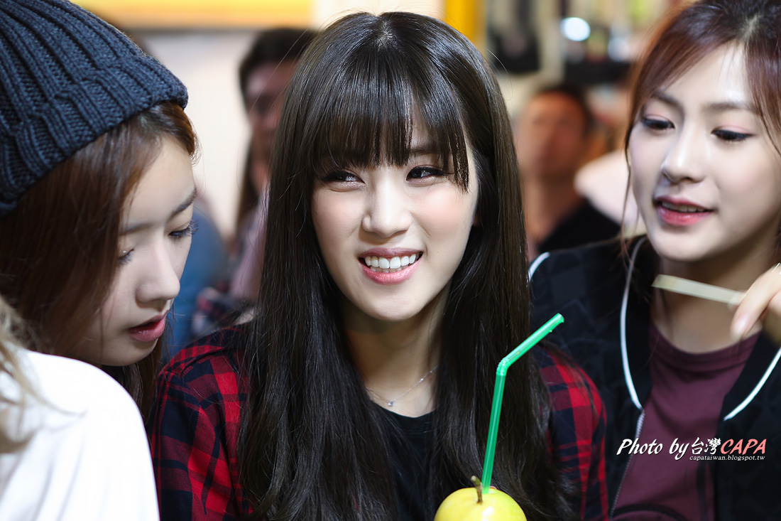 131019 에이핑크 대만 야시장 나들이 직찍 Part.1 (20pics)