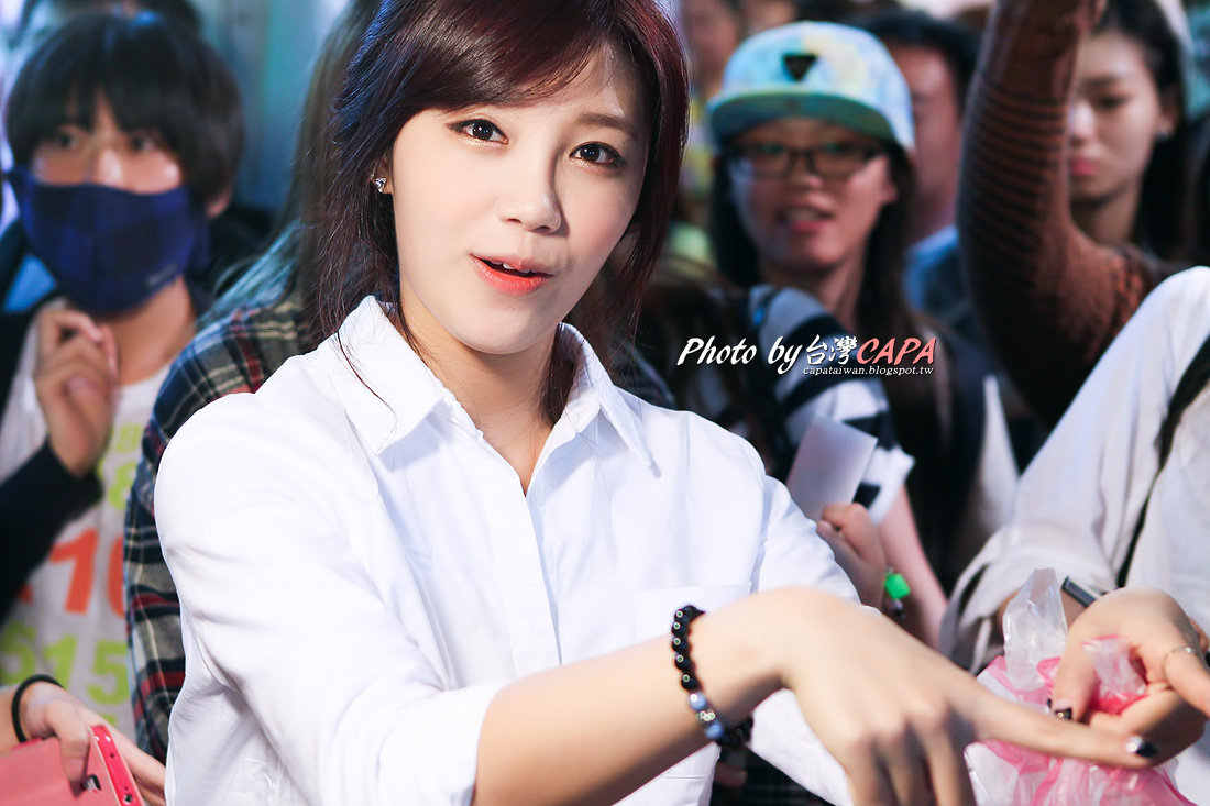 [Part.3] 131020 에이핑크 대만 야시장 나들이 직찍 20P
