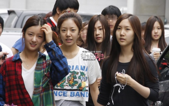 출근하는 에이핑크, 사복패션