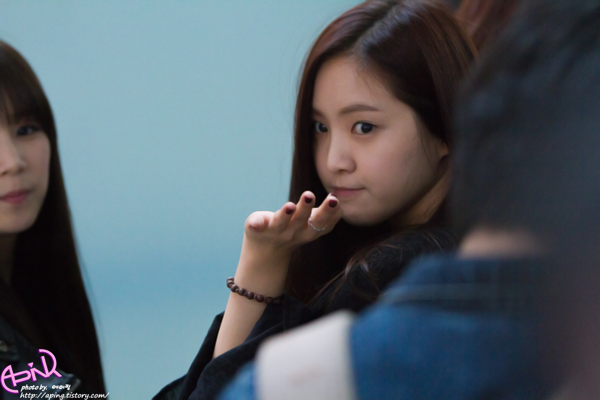 131023 손나은(에이핑크) 인천공항 입국 직찍