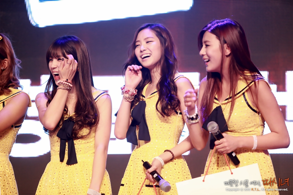 초롱 focus(에이핑크) 직찍 - 131113 에이핑크 힐링콘서트