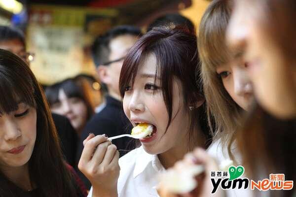 에이핑크 대만 야시장 사진.jpg
