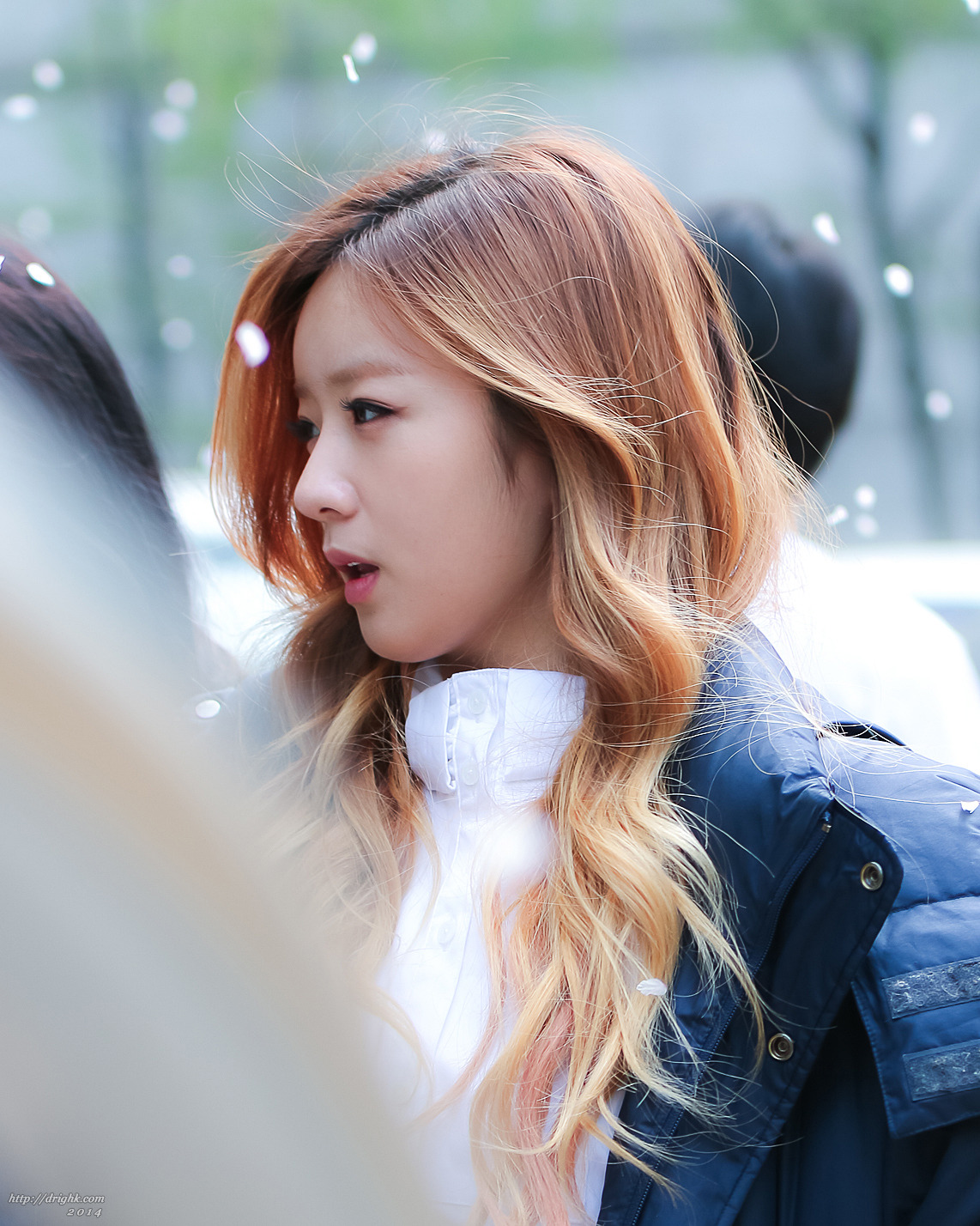 에이핑크(보미) 140411 뮤직뱅크 출근길 직찍