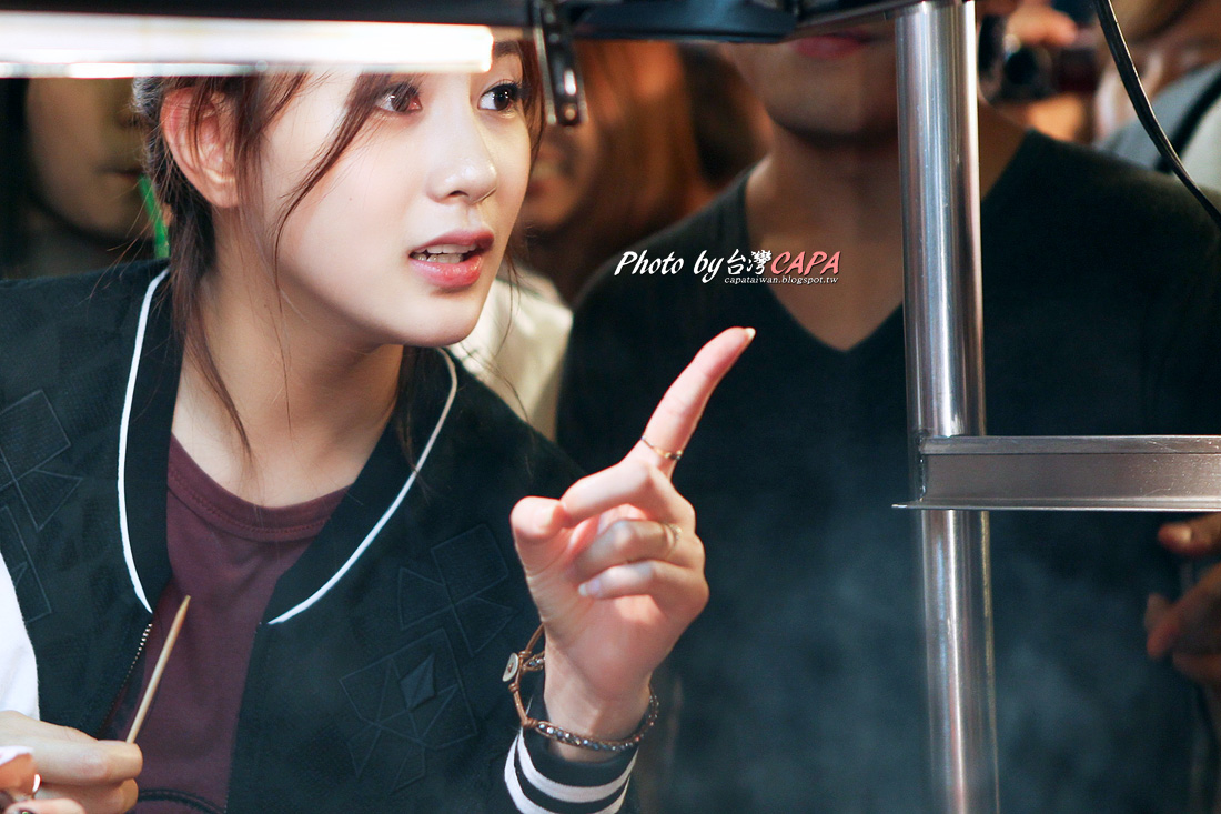 131019 에이핑크 대만 야시장 나들이 직찍 Part.3 (20pics)