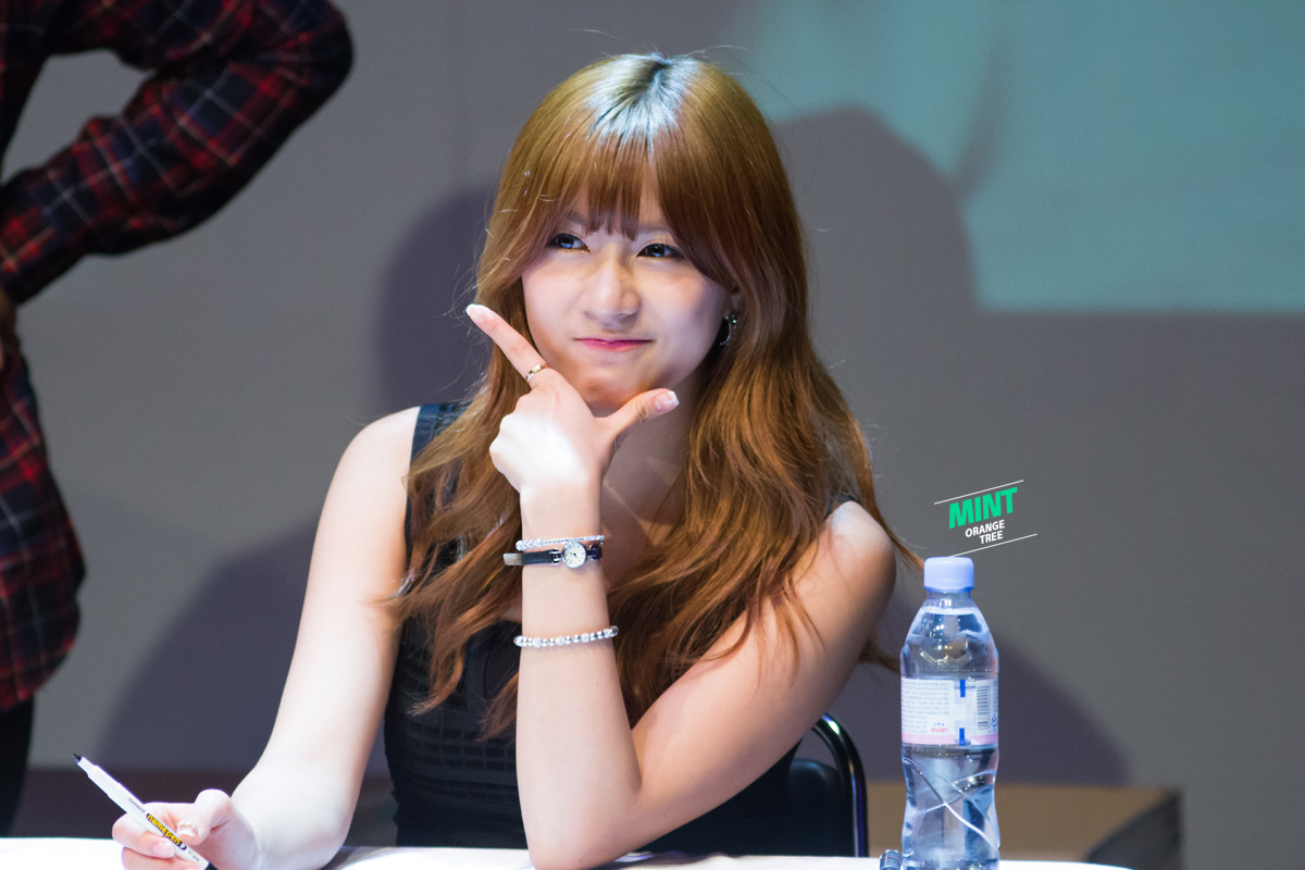 140517 오하영 에이핑크 신촌팬사인회 직찍 by MINT