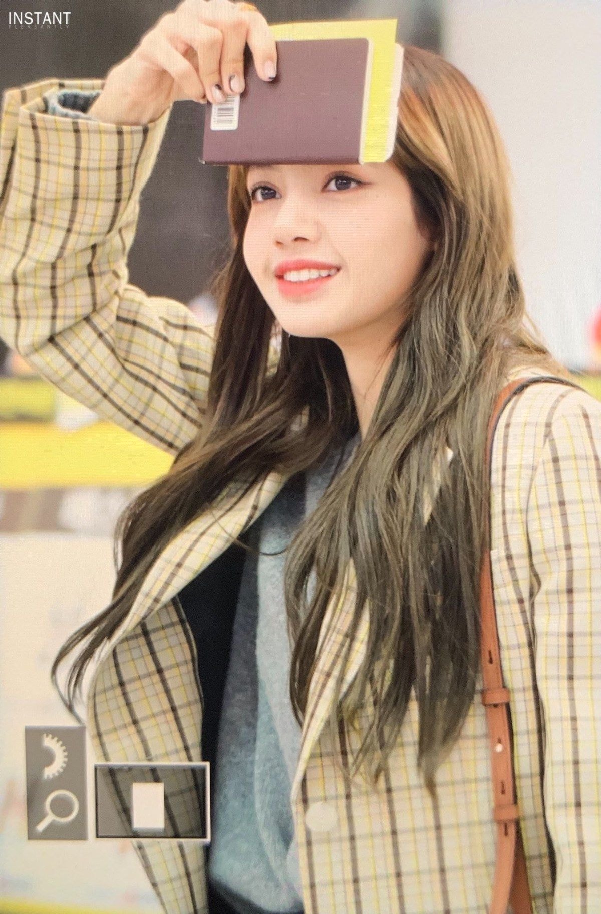 출국하는 #블랙핑크 리사.jpg