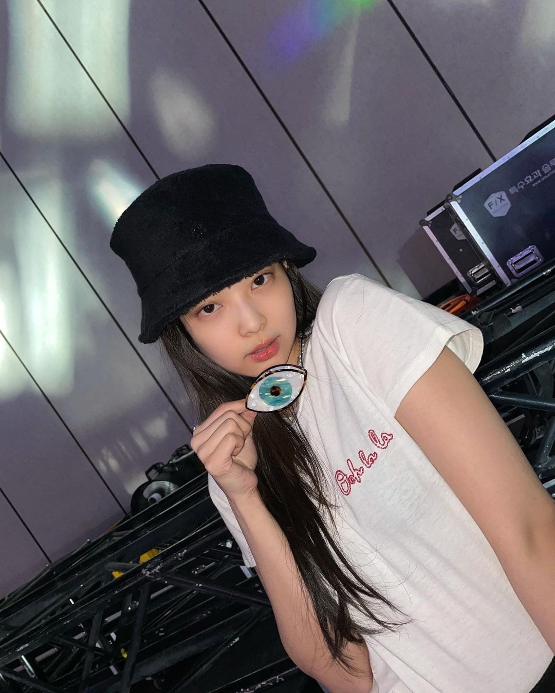제니 인스타에 올라온 지수가 찍은 제니.jpg