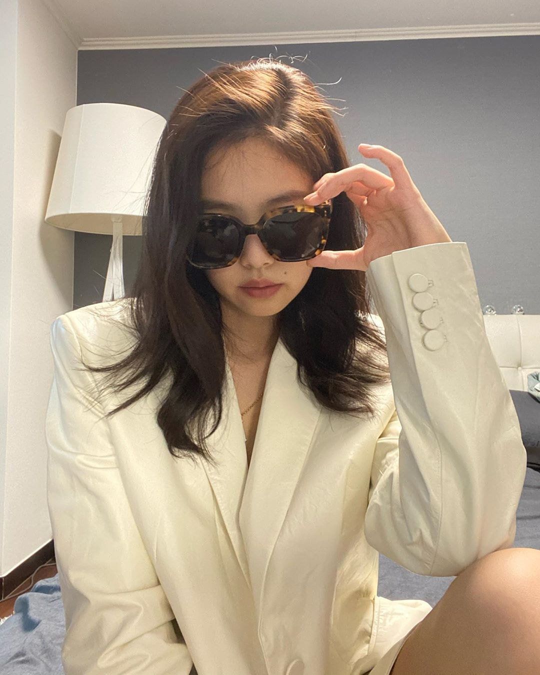 [스압] #블랙핑크 #제니, 자기가 집에서 셀프화보 찍었다면서 올려준 사진들