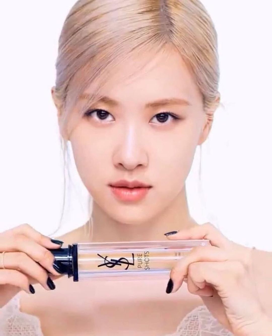 로제 입생로랑 뷰티 광고