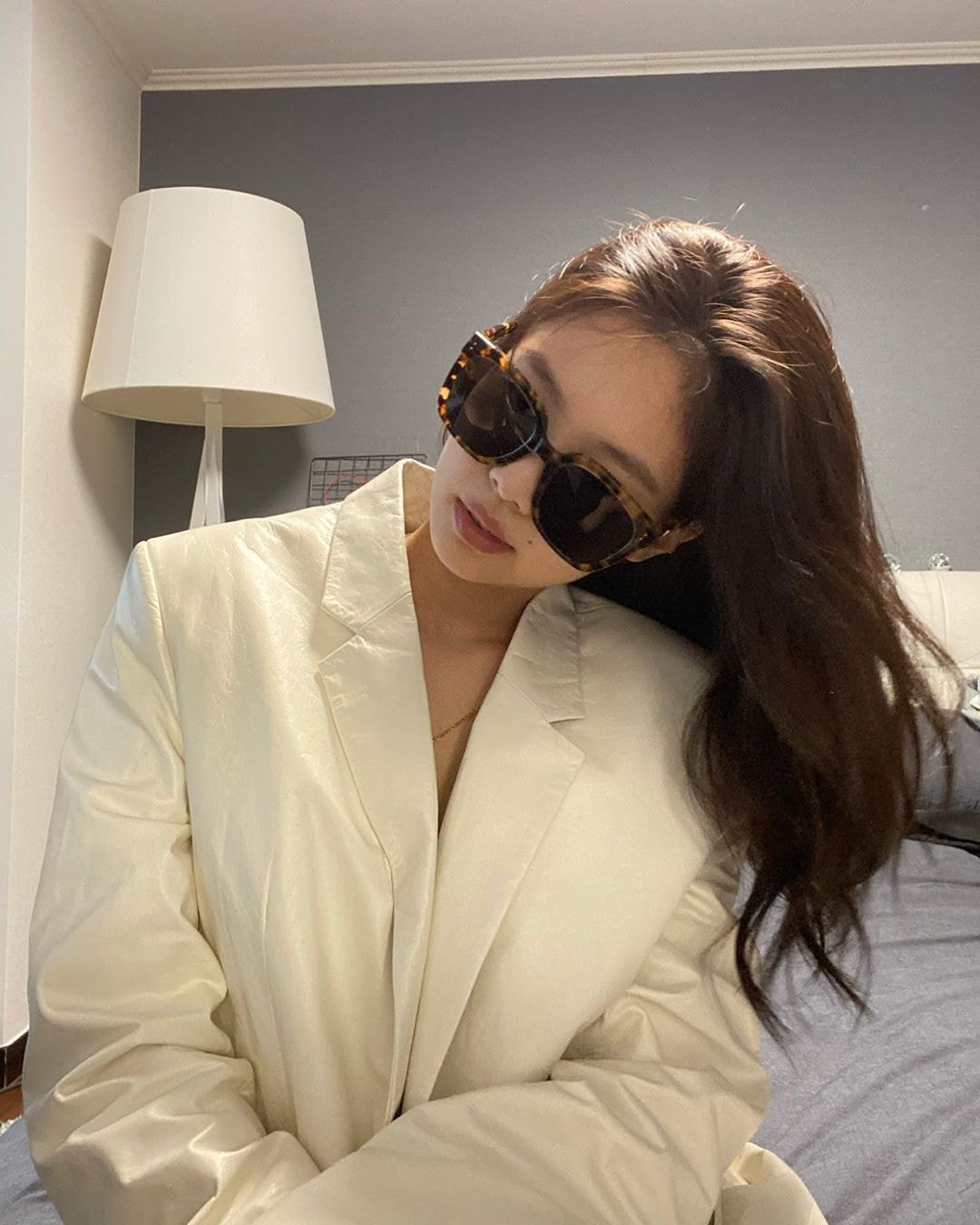 [스압] #블랙핑크 #제니, 자기가 집에서 셀프화보 찍었다면서 올려준 사진들