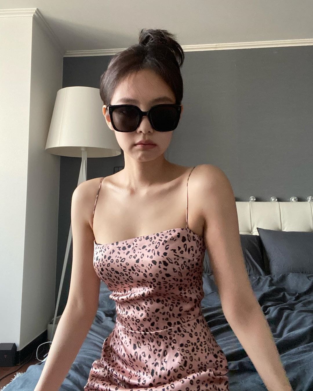 [스압] #블랙핑크 #제니, 자기가 집에서 셀프화보 찍었다면서 올려준 사진들