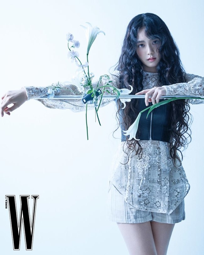 블랙핑크 지수, 한 떨기 꽃 같은 미모