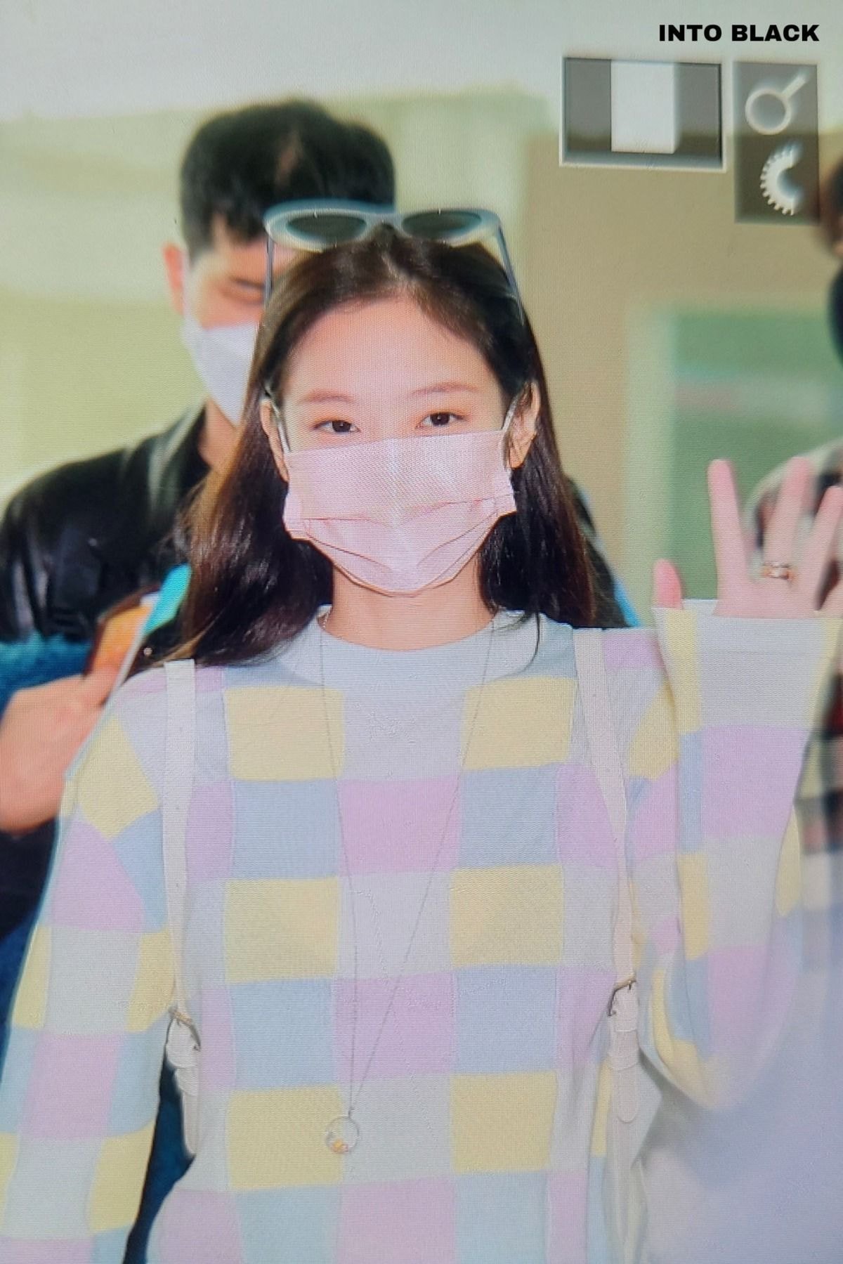 오늘자 출국하는 블랙핑크 제니