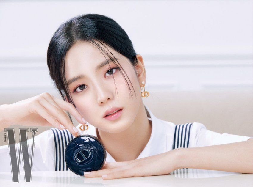 W Korea 블랙핑크 지수 디올 뷰티.jpg