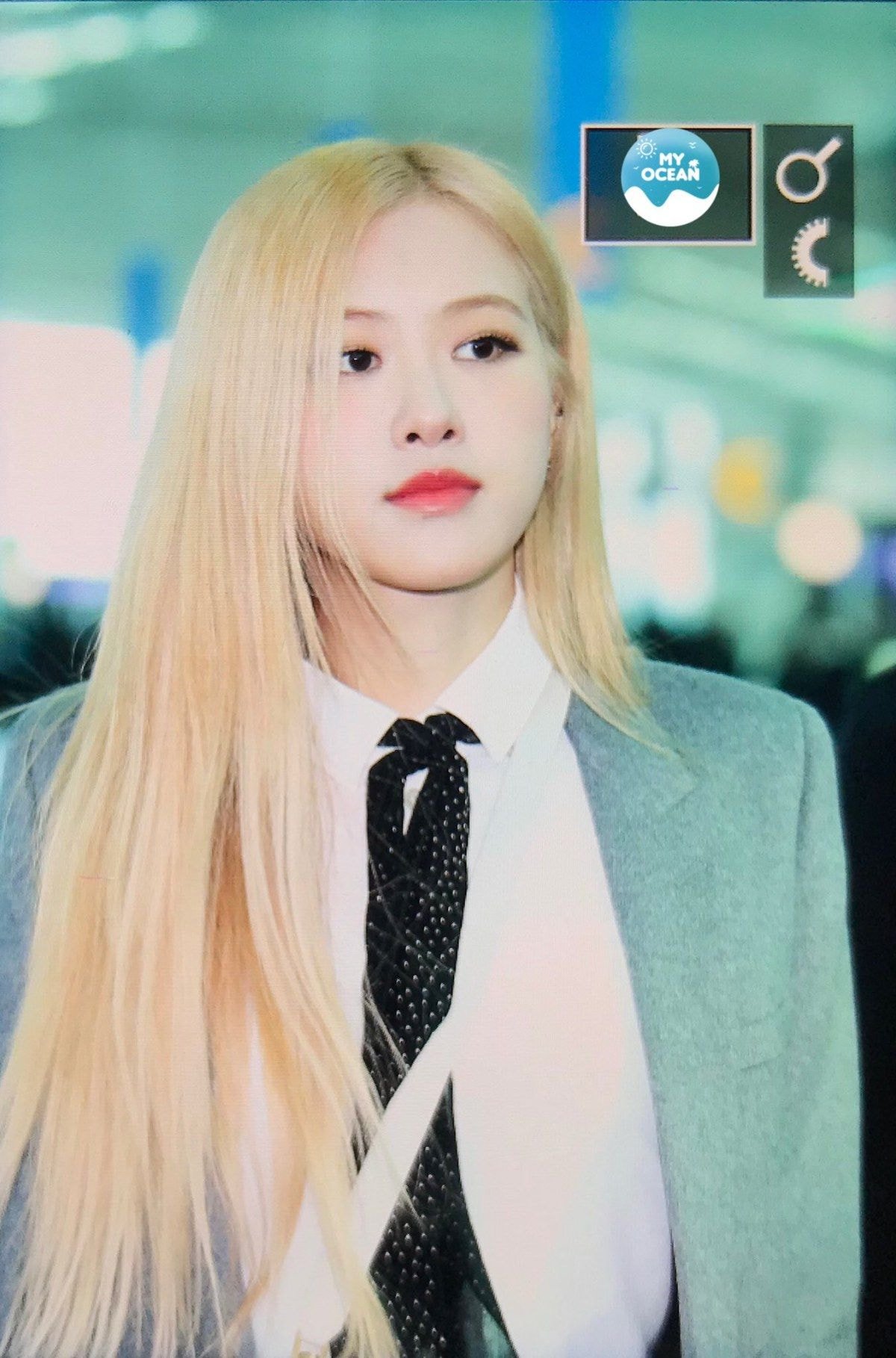 멋들어지게 출국하는 #블랙핑크 로제