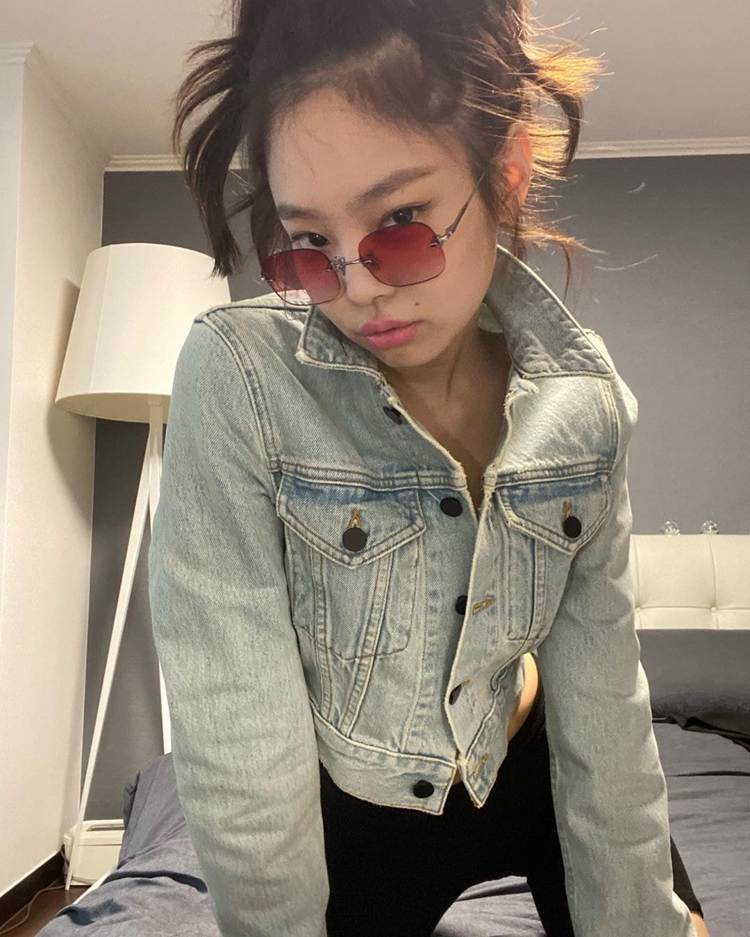 [스압] #블랙핑크 #제니, 자기가 집에서 셀프화보 찍었다면서 올려준 사진들