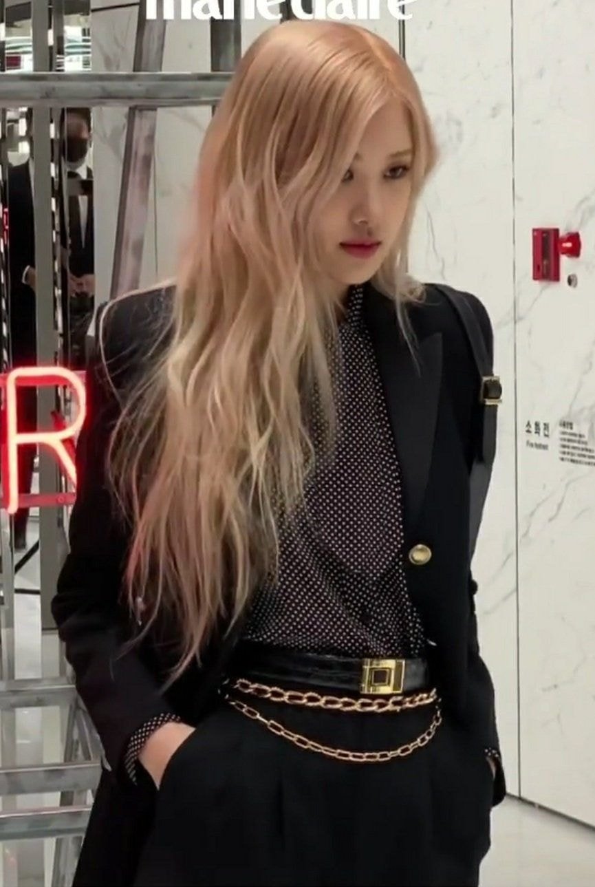 오늘 생로랑 플래그십 스토어 행사에 참석한 블랙핑크 로제