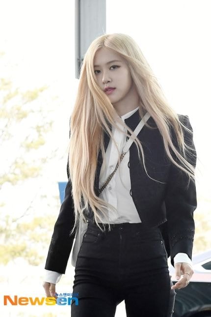 생로랑 패션쇼 출국하는 #블랙핑크 #로제