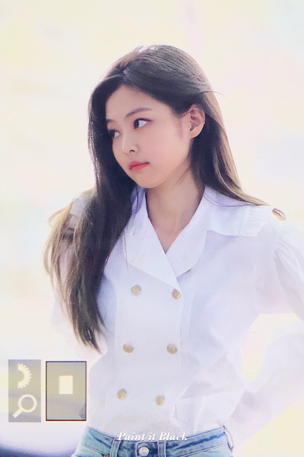 흰 블라우스+청바지만으로도 고급스러운 #블랙핑크 #제니