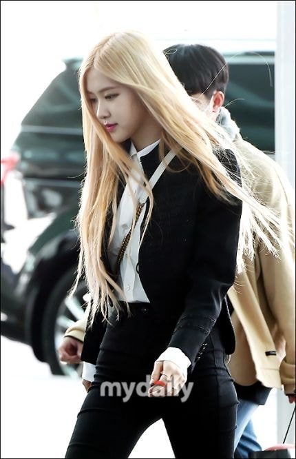 생로랑 패션쇼 출국하는 #블랙핑크 #로제