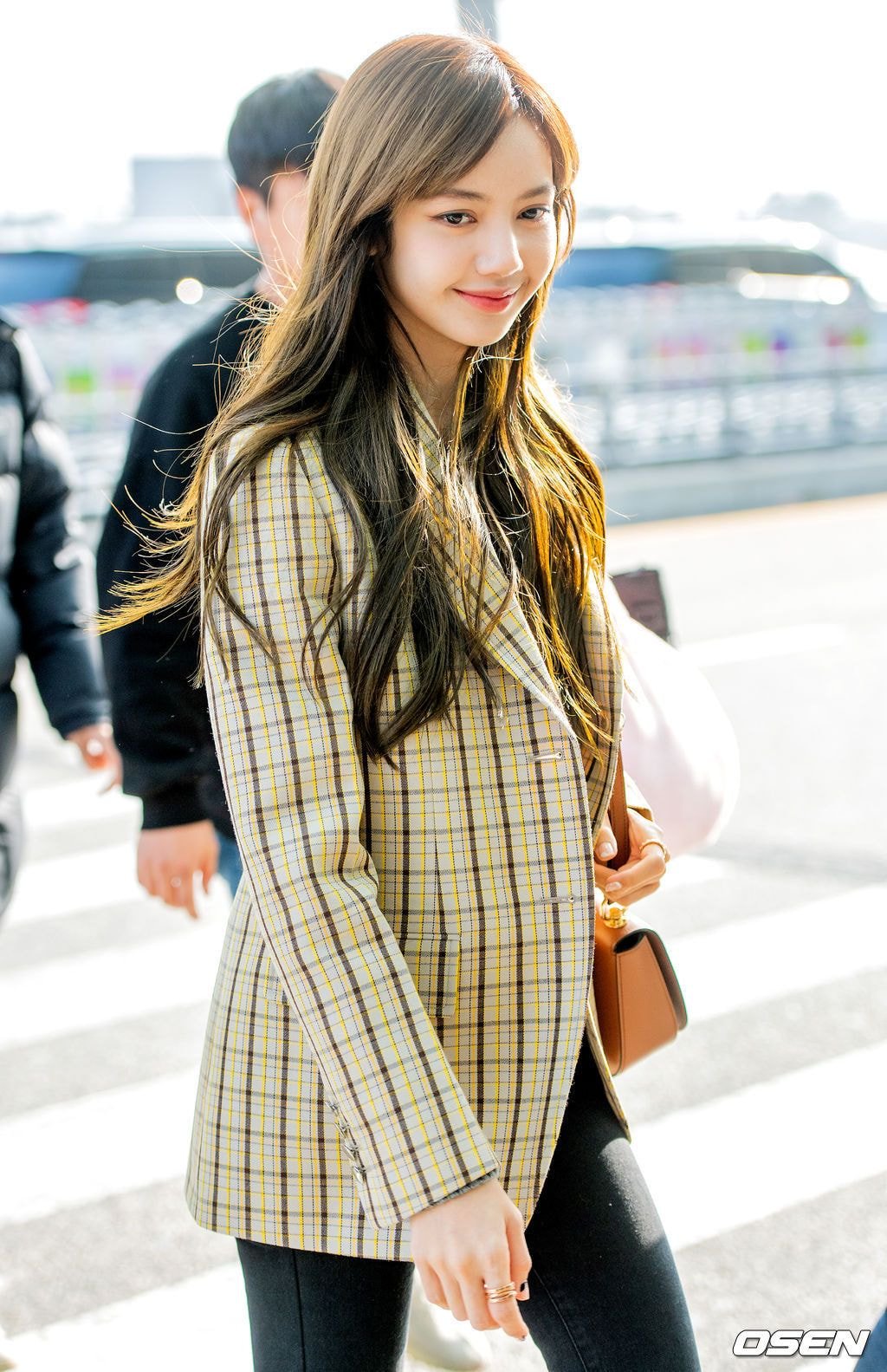 출국하는 #블랙핑크 리사.jpg