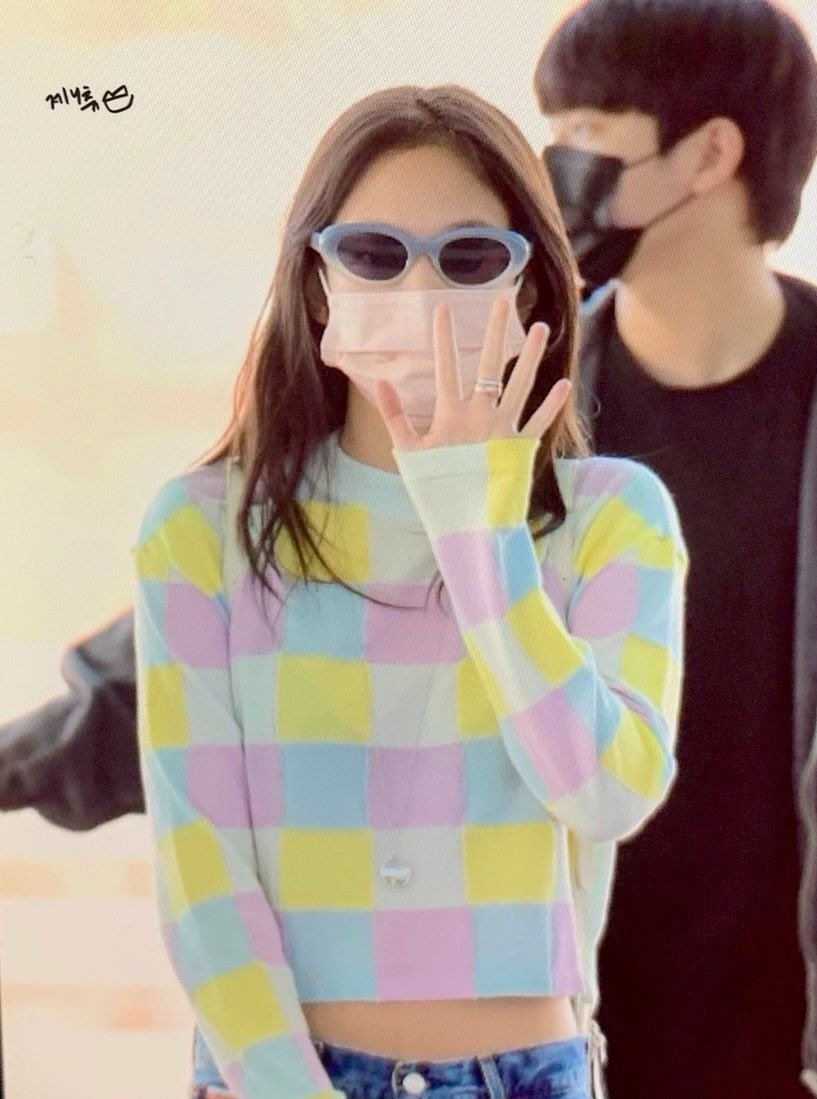 오늘자 출국하는 블랙핑크 제니