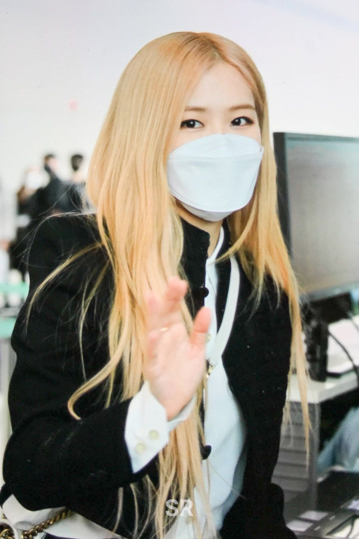 생로랑 패션쇼 출국하는 #블랙핑크 #로제