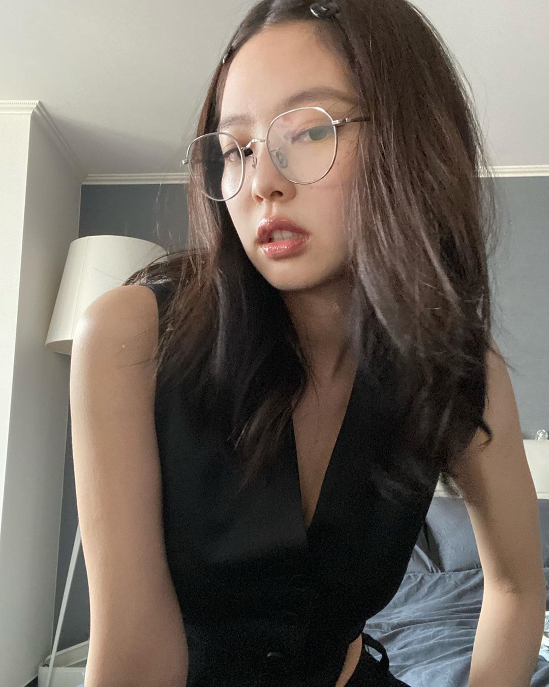 [스압] #블랙핑크 #제니, 자기가 집에서 셀프화보 찍었다면서 올려준 사진들