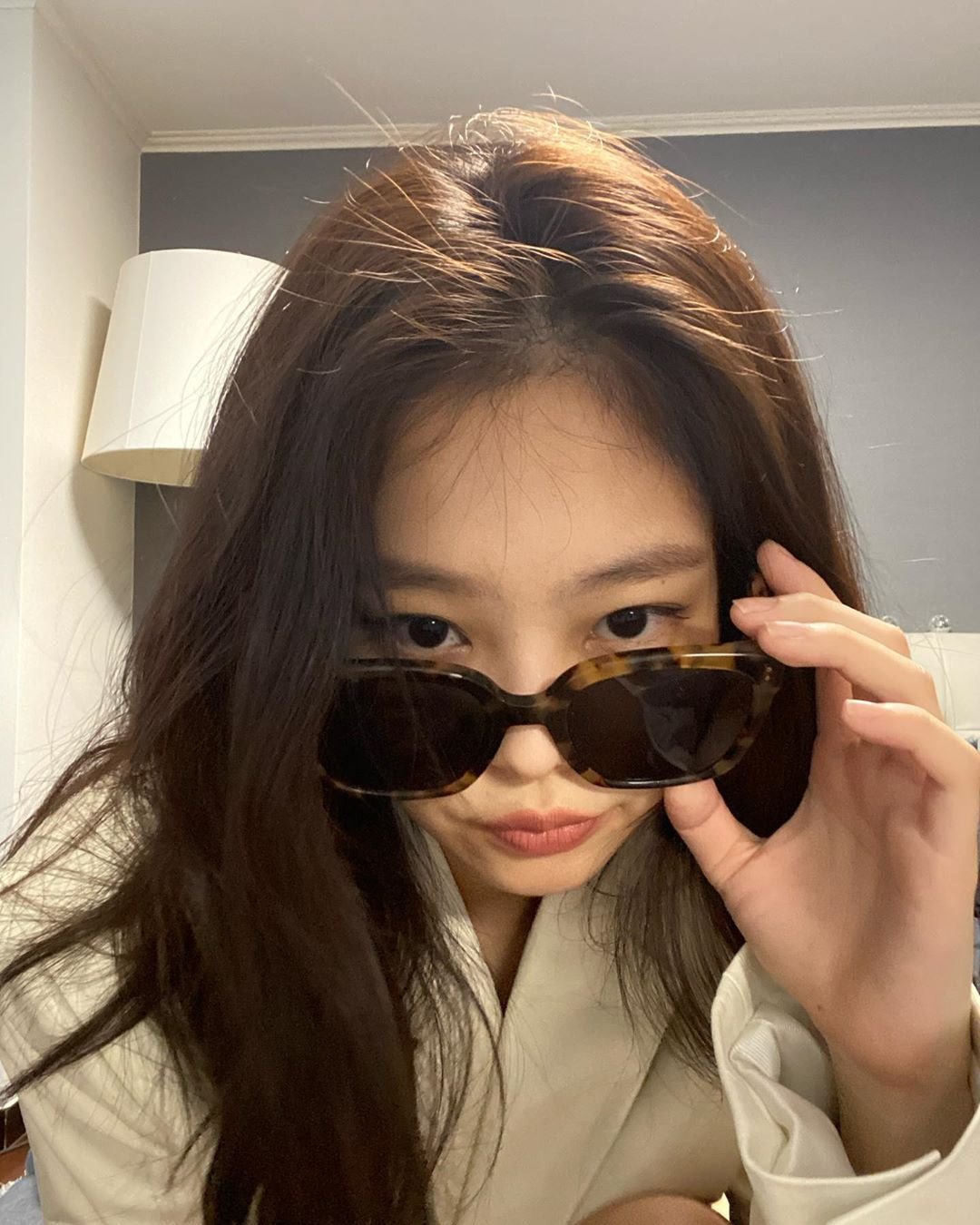 [스압] #블랙핑크 #제니, 자기가 집에서 셀프화보 찍었다면서 올려준 사진들