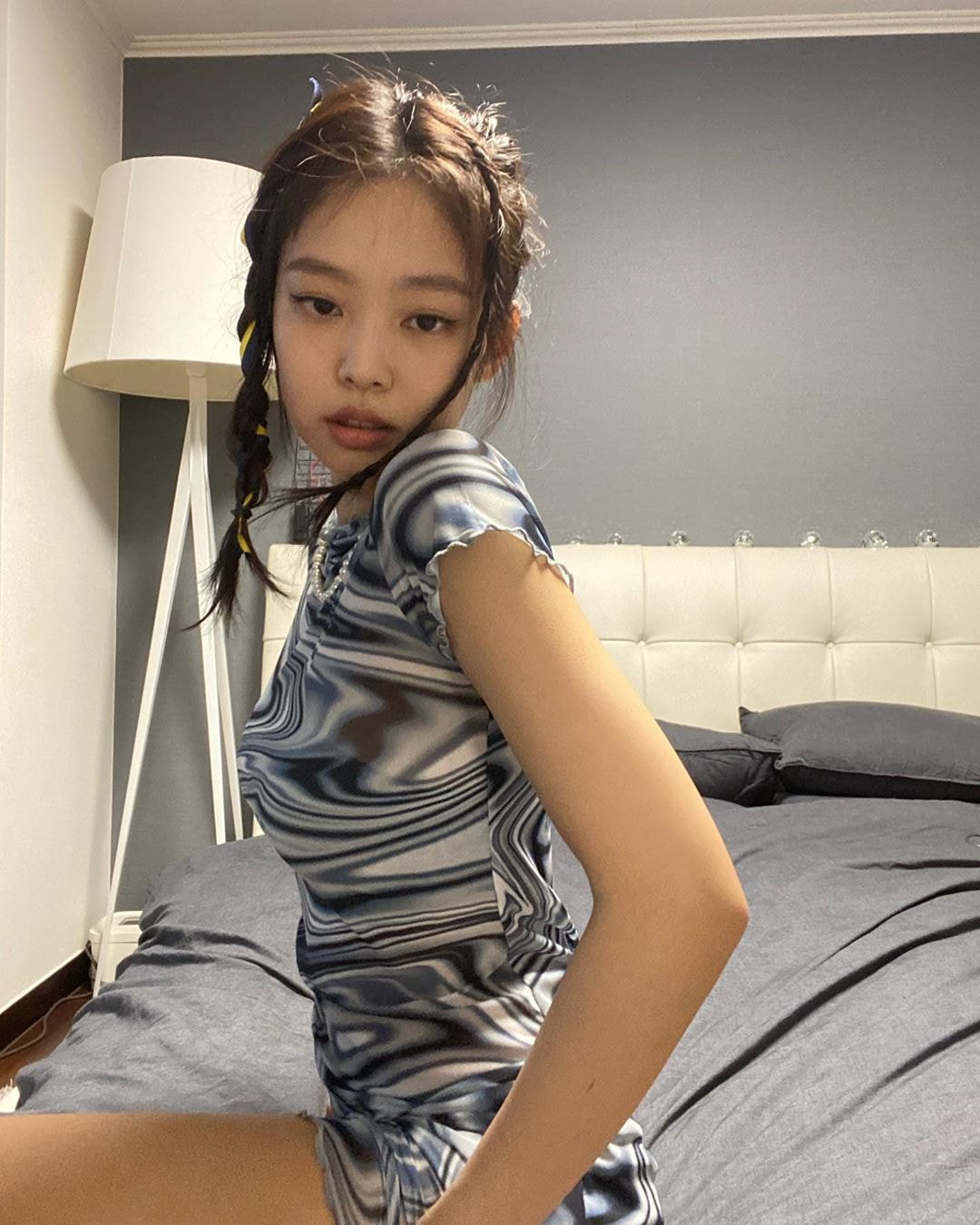 [스압] #블랙핑크 #제니, 자기가 집에서 셀프화보 찍었다면서 올려준 사진들