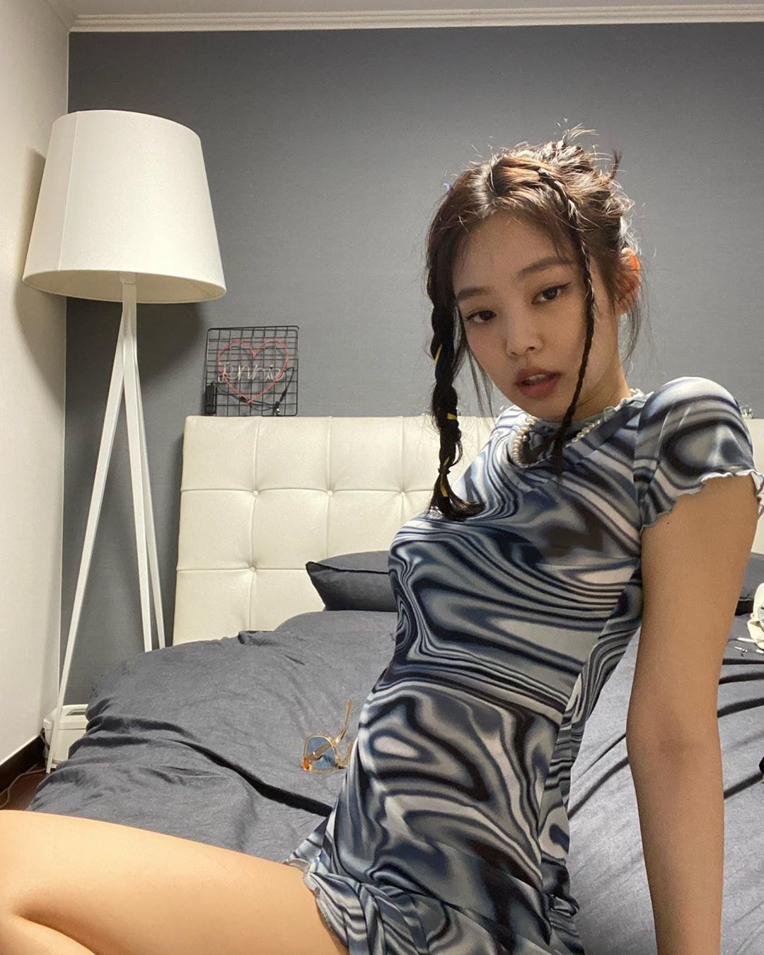 [스압] #블랙핑크 #제니, 자기가 집에서 셀프화보 찍었다면서 올려준 사진들
