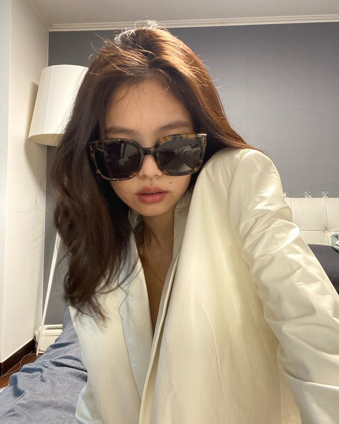 [스압] #블랙핑크 #제니, 자기가 집에서 셀프화보 찍었다면서 올려준 사진들