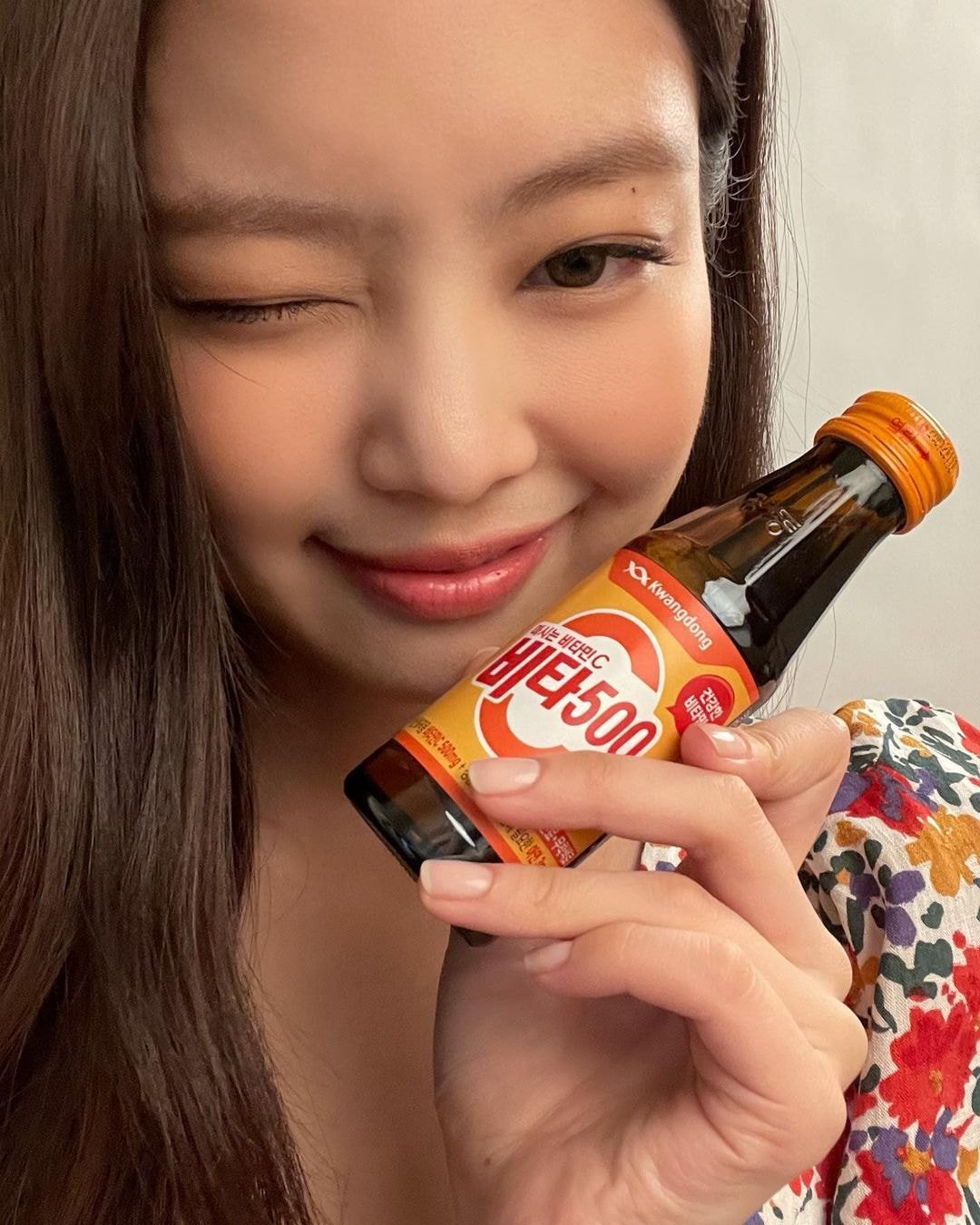 블랙핑크 제니 인스타 (비타500 모델)