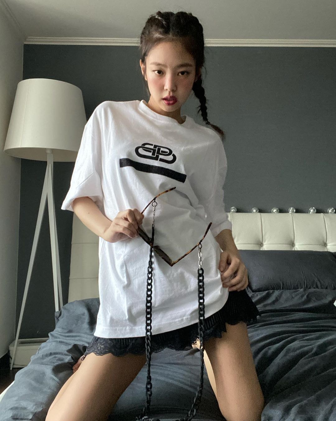 [스압] #블랙핑크 #제니, 자기가 집에서 셀프화보 찍었다면서 올려준 사진들