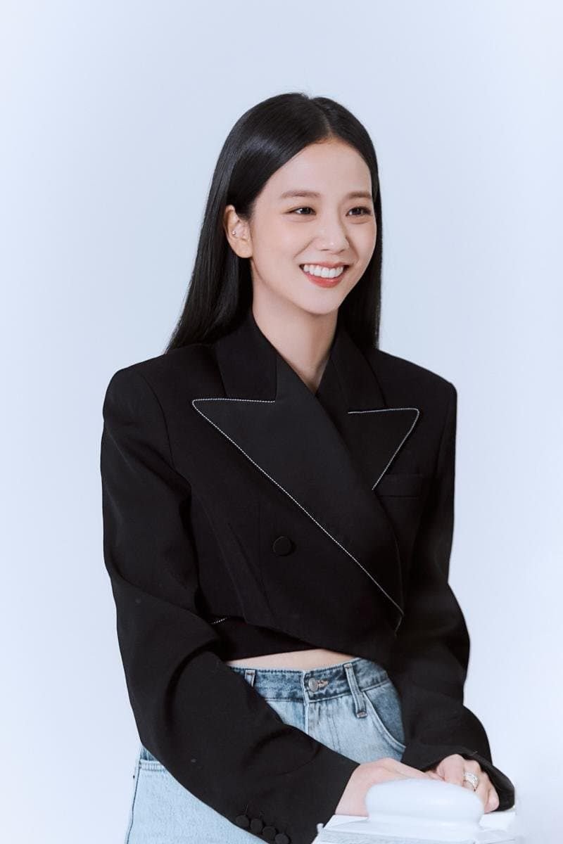 블랙핑크 지수 하퍼스바자 12월호 비하인드컷