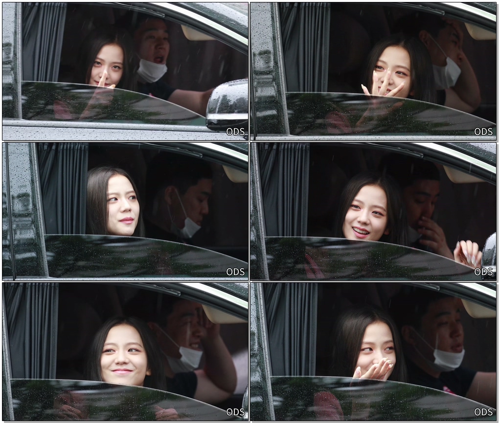 200712 화내는 것도 귀여운 #지수 (#JISOO) #BLACKPINK (#블랙핑크) - SBS 인기가요 퇴근길