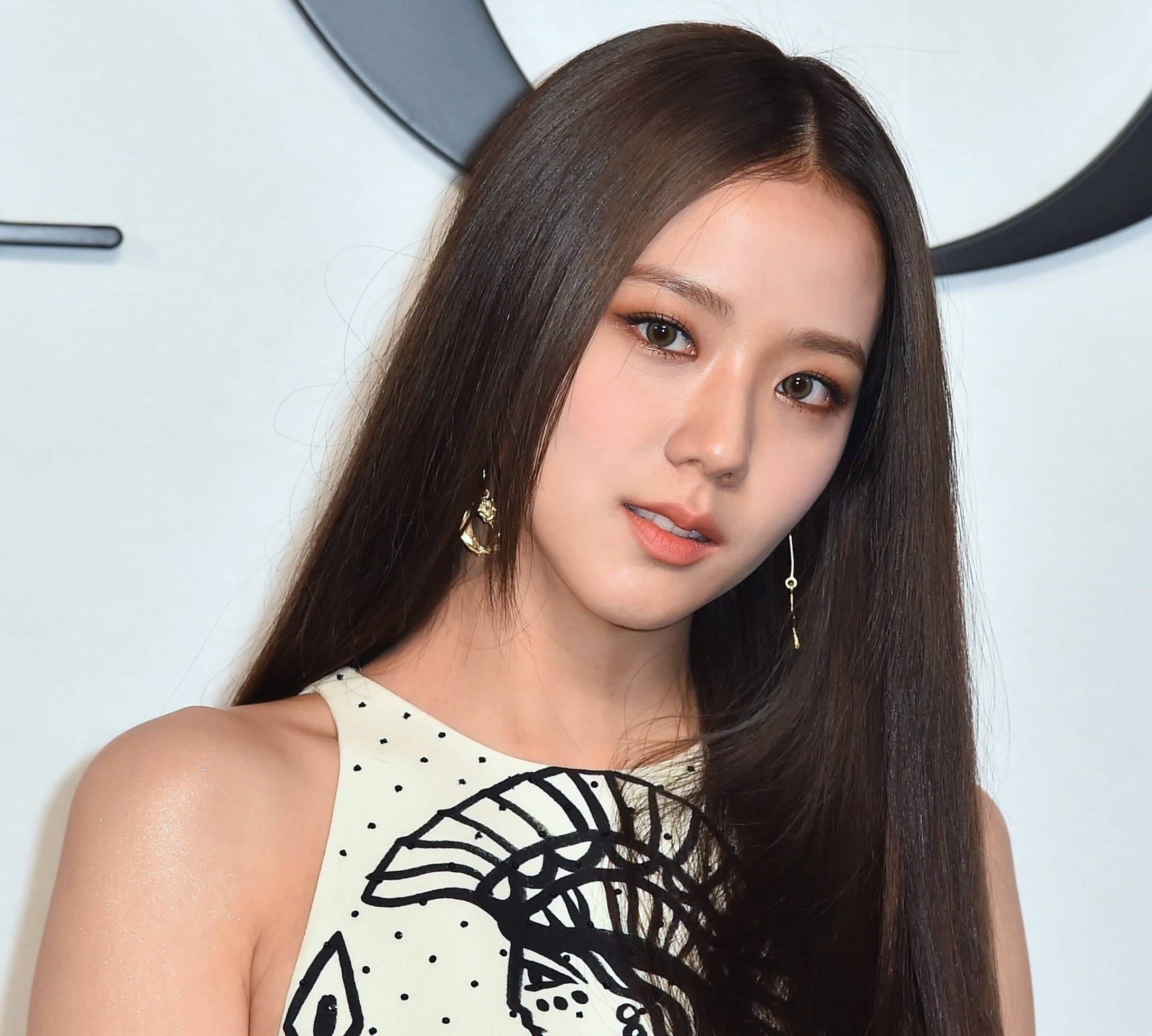 파리 패션위크 참석한 블랙핑크 지수
