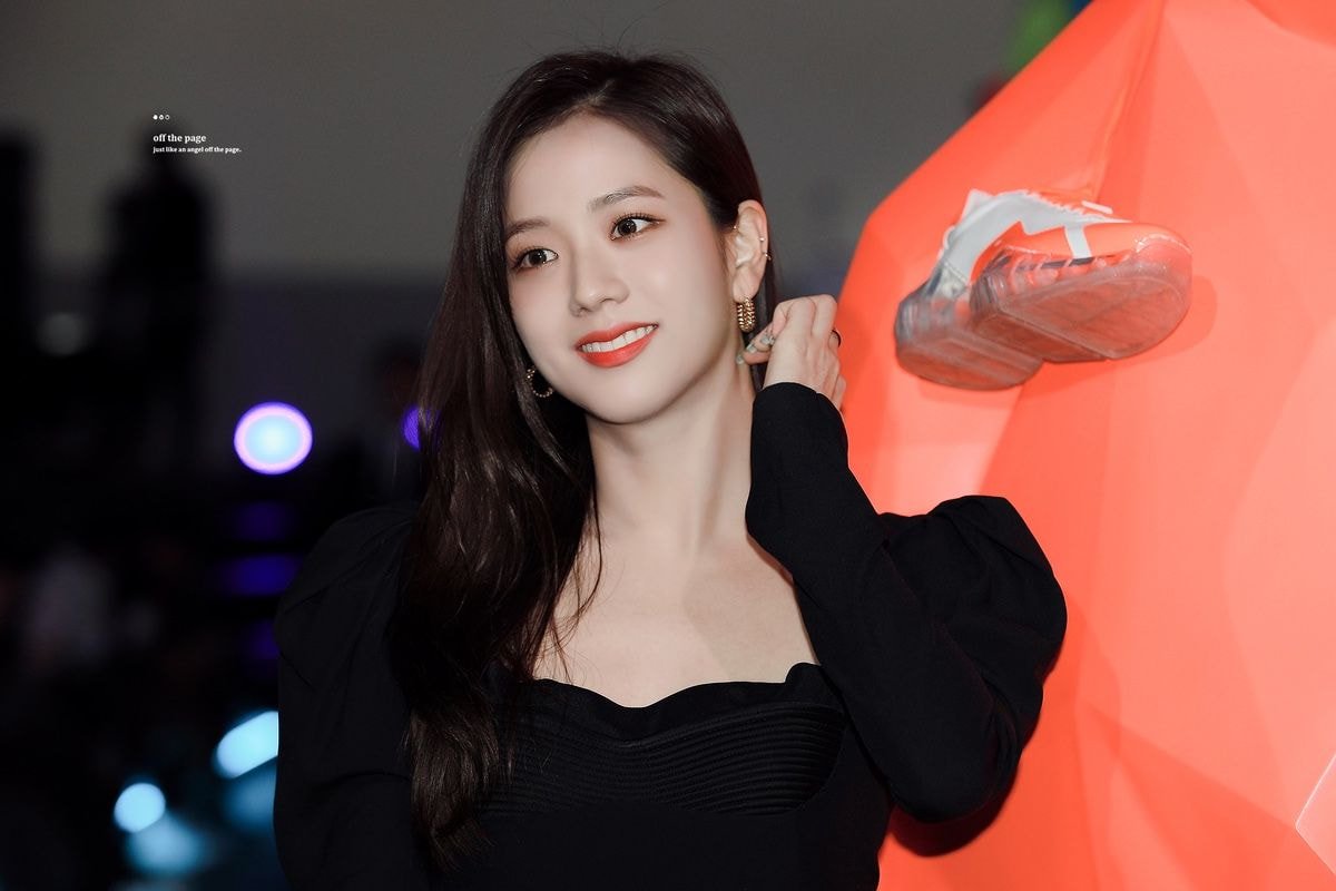 지미추 행사장에 참석한 #블랙핑크 지수