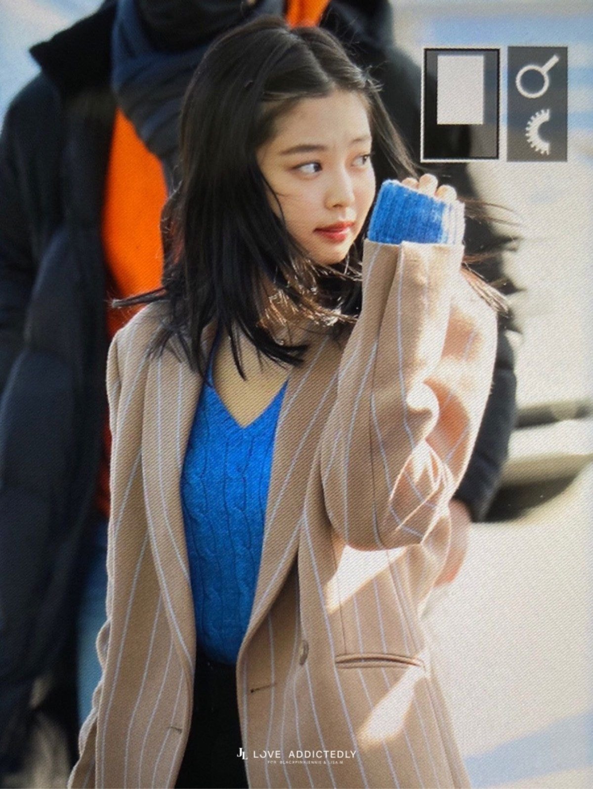 머리핀 꽂고 출국하는 #블랙핑크 #제니