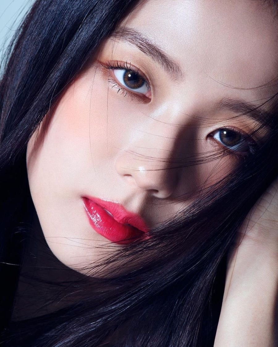 보그코리아 인스타에 올라온 #블랙핑크 지수 얼빡샷