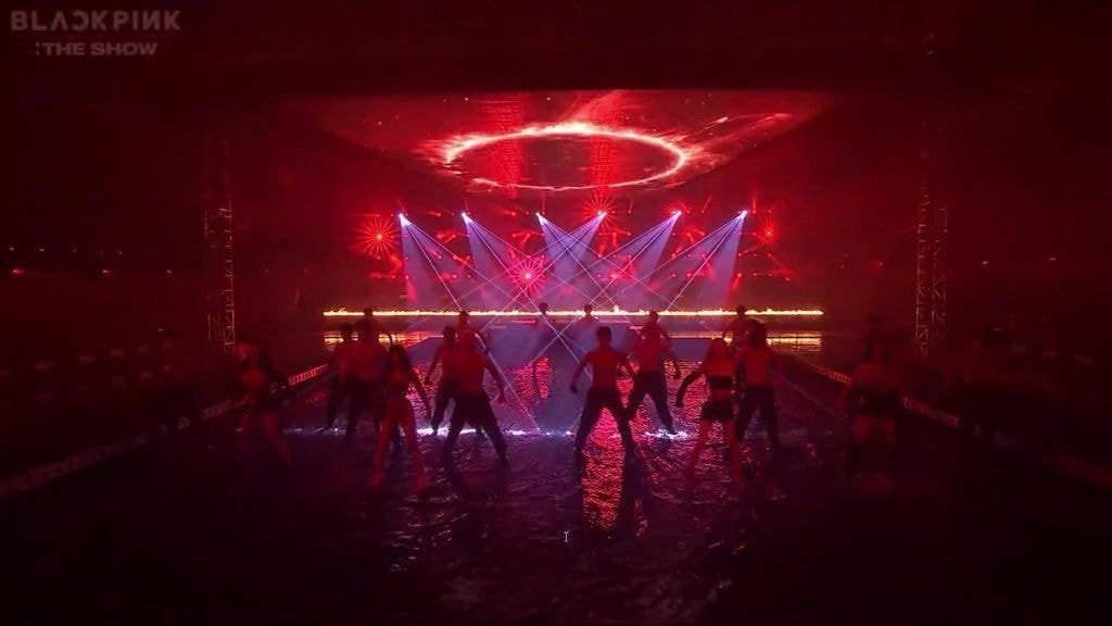 오늘자 블랙핑크 온콘 무대 세트 수준