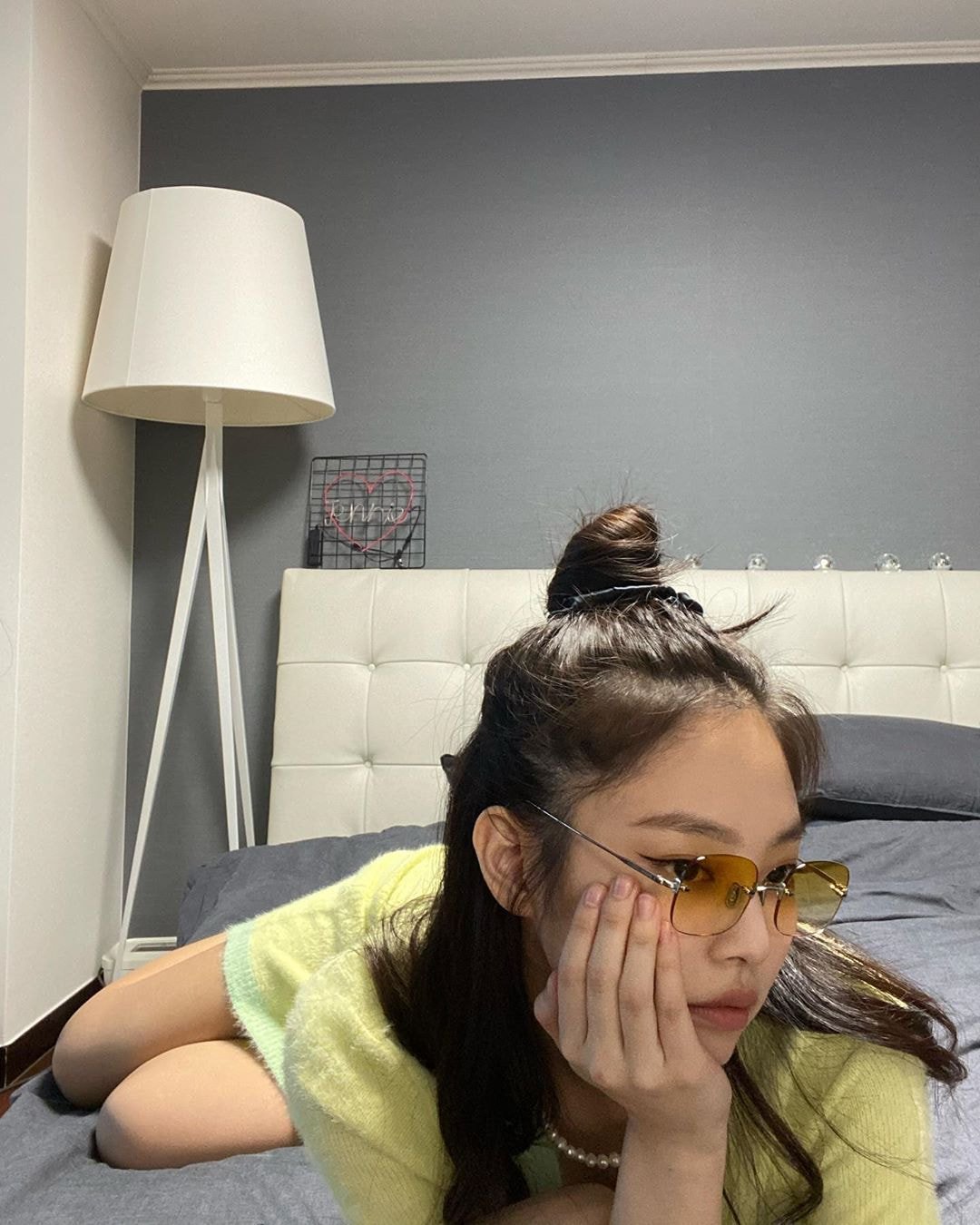 [스압] #블랙핑크 #제니, 자기가 집에서 셀프화보 찍었다면서 올려준 사진들
