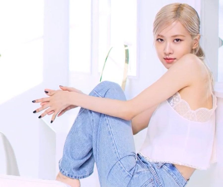 로제 입생로랑 뷰티 광고