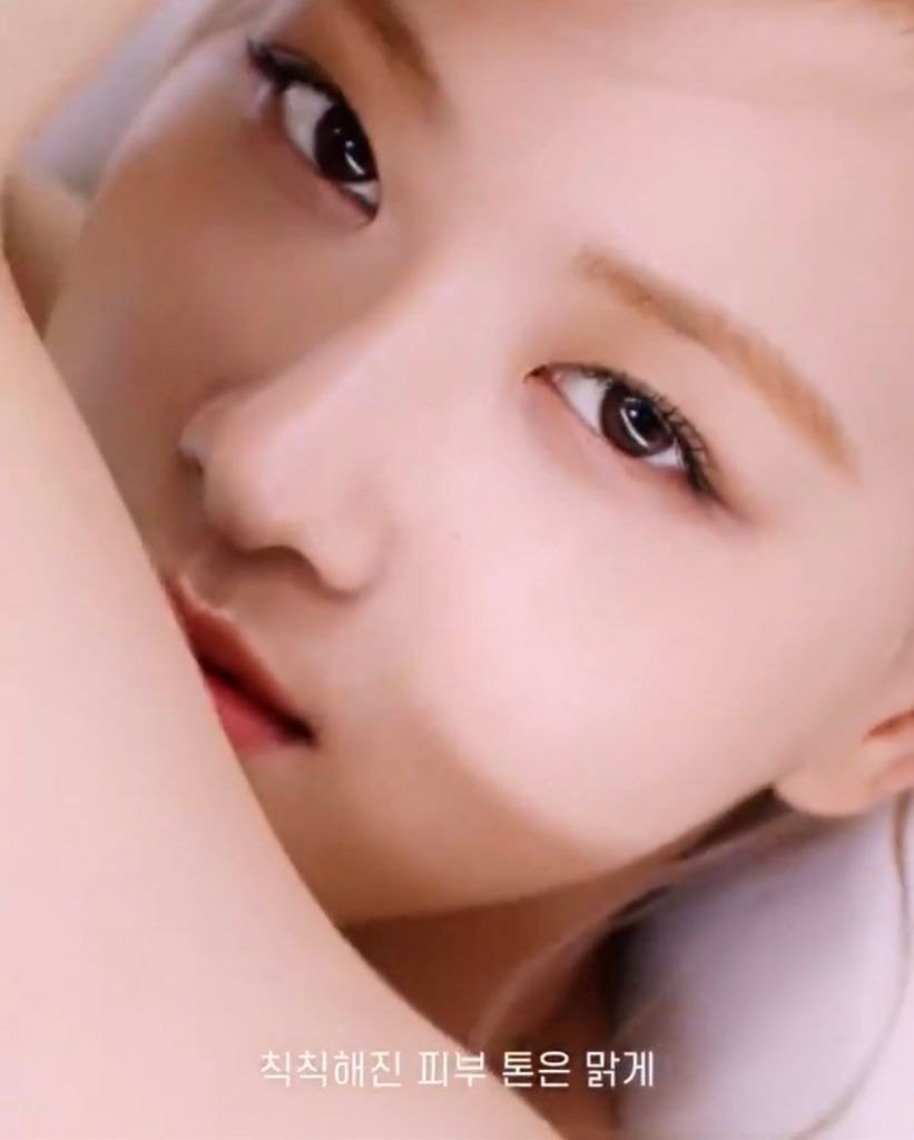 로제 입생로랑 뷰티 광고