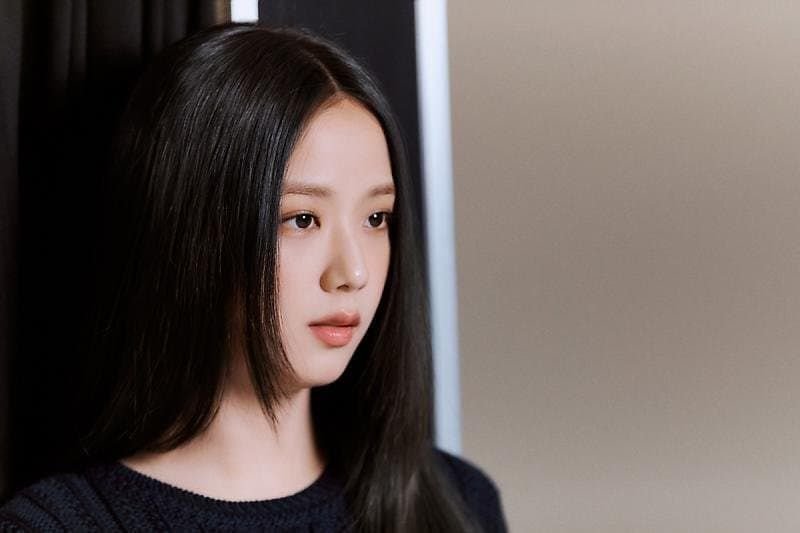 블랙핑크 지수 하퍼스바자 12월호 비하인드컷