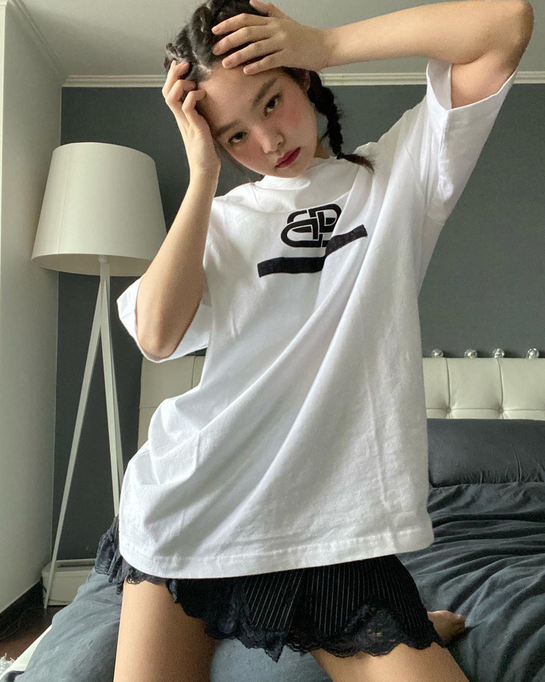 [스압] #블랙핑크 #제니, 자기가 집에서 셀프화보 찍었다면서 올려준 사진들