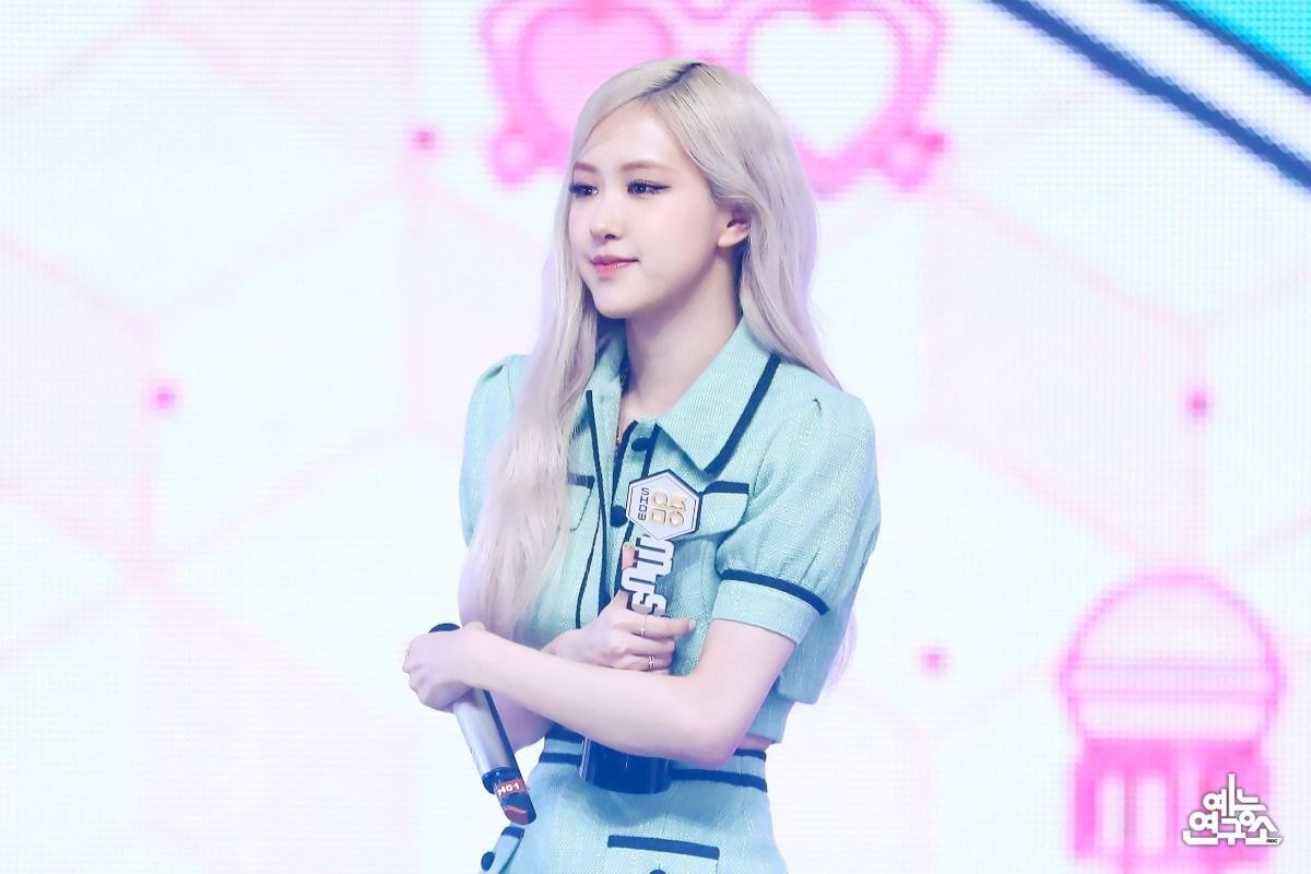 오늘자 블랙핑크 로제 음악중심 현장 포토