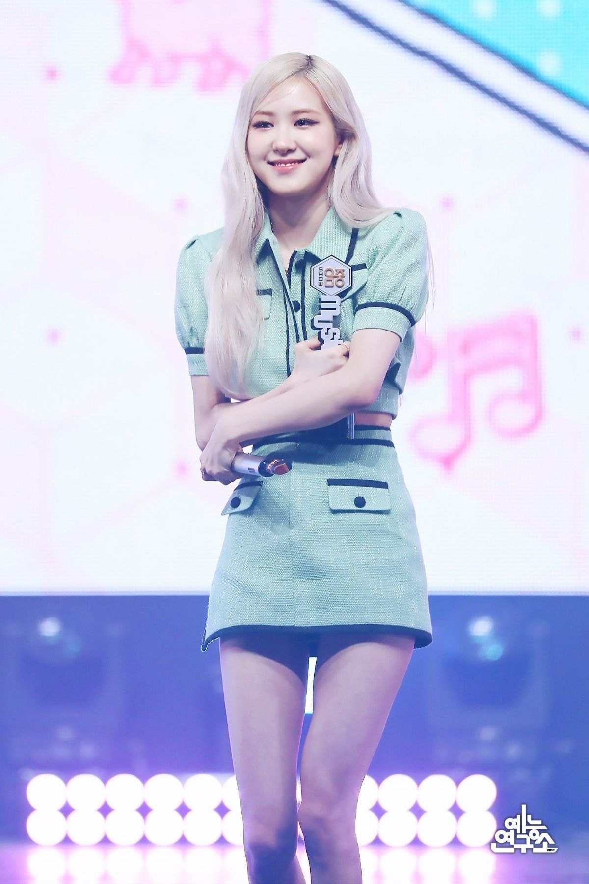 오늘자 블랙핑크 로제 음악중심 현장 포토